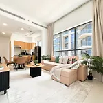 Trophy - Downtown Skyline Sanctuary Suite