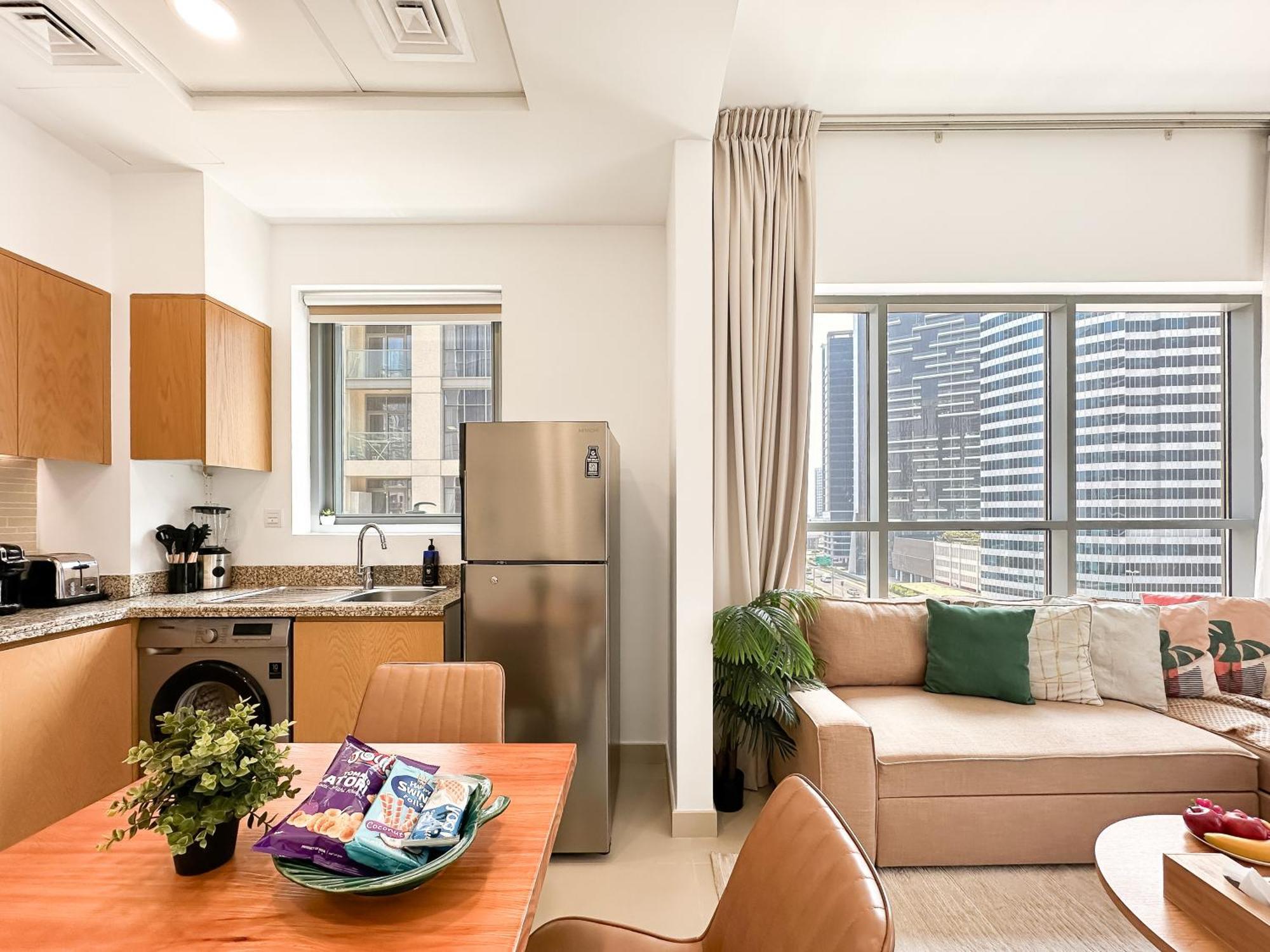 Apartment Trophy - Downtown Skyline Sanctuary